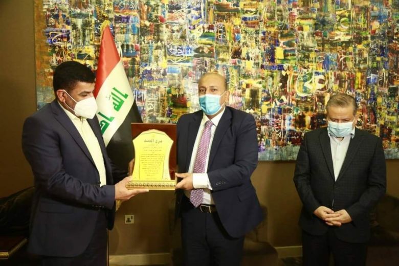 محافظ كربلاء المقدسة يلتقي مدير عام الصحة ويشيد بالكوادر الطبية في مواجهة فيروس كورونا