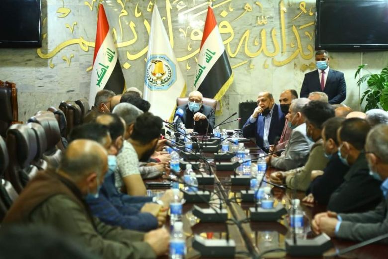 محافظ كربلاء المقدسة يلتقي بعدد من اصحاب المحال التجارية والفنادق من ابناء المحافظة