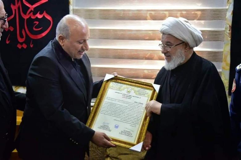 الشيخ الكربلائي يكرّم الخطابي لجهوده الكبيرة المبذولة في إنجاح مراسم زيارة الأربعين الحسيني
