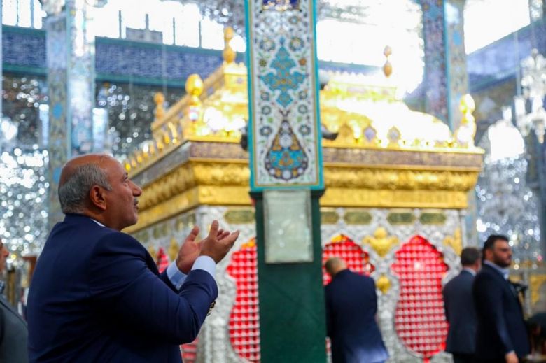 محافظ كربلاء يتشرف بزيارة مرقد اميرة الشام السيدة زينب (ع)