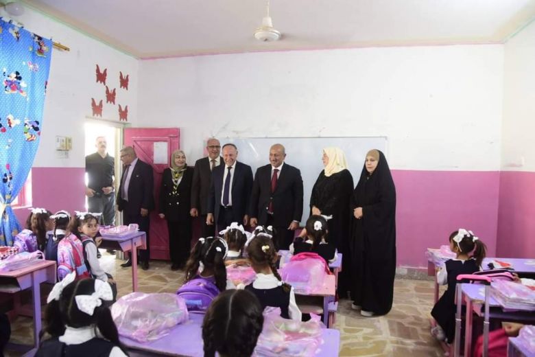 بالتزامن مع بدء العام الدراسي الجديد.. محافظ كربلاء يجري جولة تفقدية لعدد من المدارس