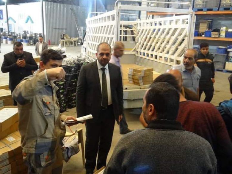 مكتب إنتخابات كربلاء يباشر بعملية توزيع المواد اللوجيستية على مراكز الاقتراع