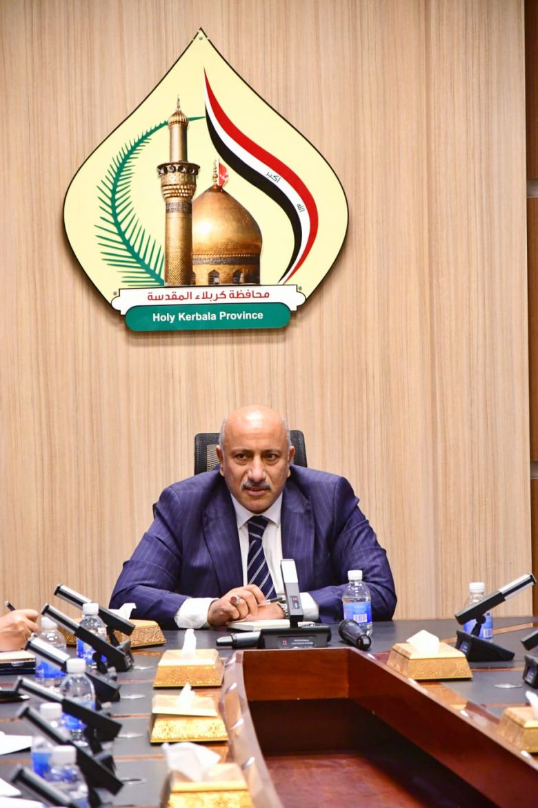 بالصور.. محافظ كربلاء يعقد اجتماعا هاما مع مدراء الدوائر في المحافظة