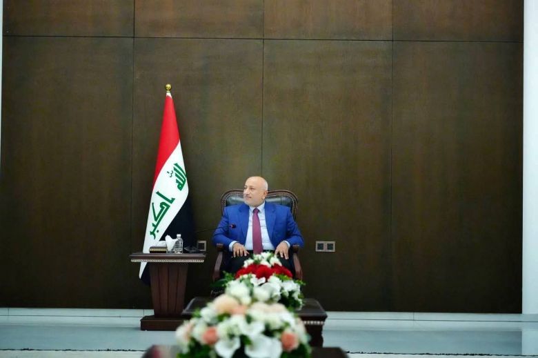 محافظ كربلاء المقدسة يلتقي مواطني المحافظة ووجهاءها ويؤكد استمرار نهج البناء والخدمات