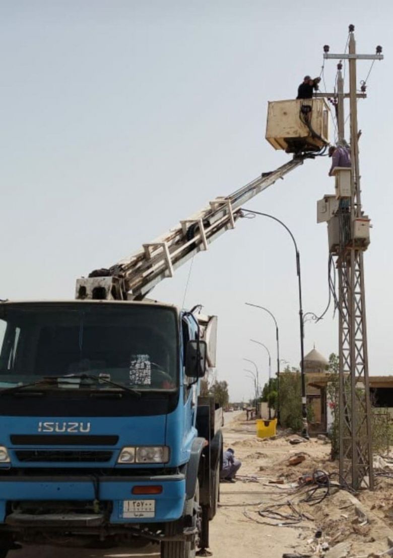 كهرباء كربلاء: انجاز المرحلة الاولى من انارة شارع مقبرة دار السلام الرئيس