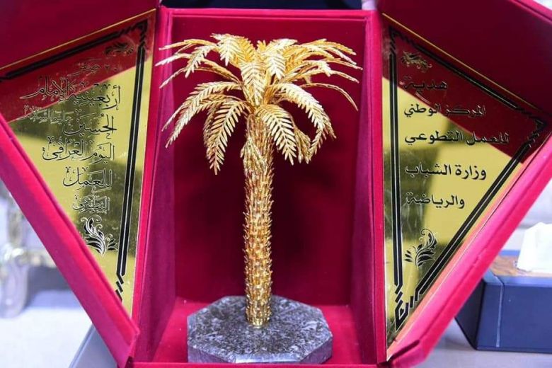 المركز الوطني للعمل التطوعي في وزارة الشباب يكرّم محافظ كربلاء ويثمّن جهوده الكبيرة