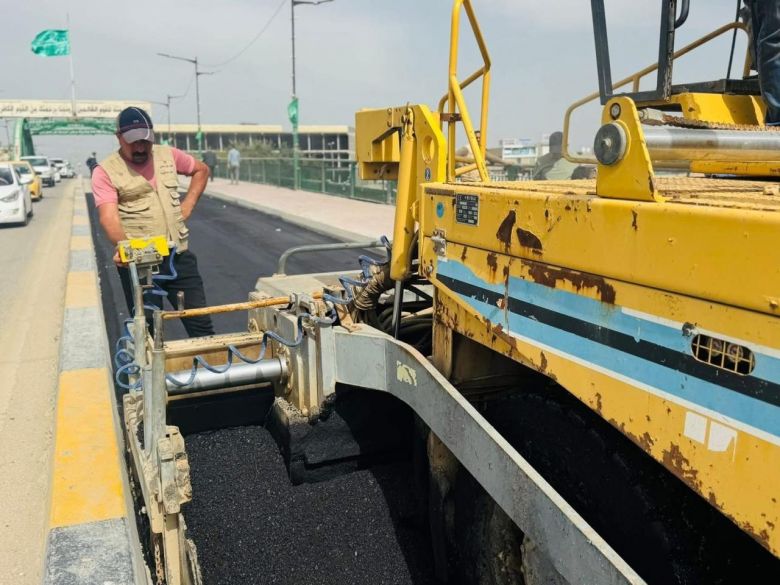 بلدية الهندية تشرع باعمال اكساء مجسر الهندية الخدمي