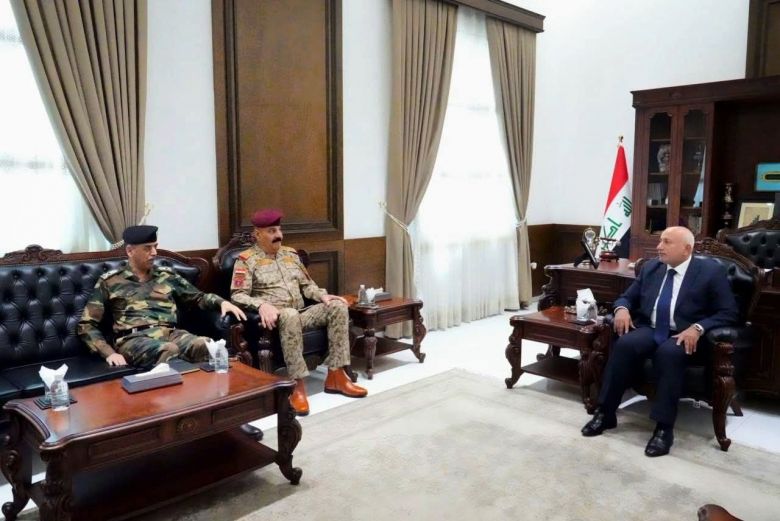 محافظ كربلاء المقدسة يبحث مع القادة الأمنيين الواقع الأمني واستعدادات تفويج واستقبال الحجاج