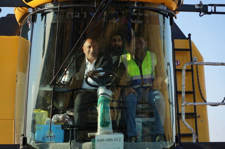 محافظ كربلاء يعلن انطلاق موسم حصاد الحنطة ويؤكد زيادة الإنتاج إلى 300 ألف طن