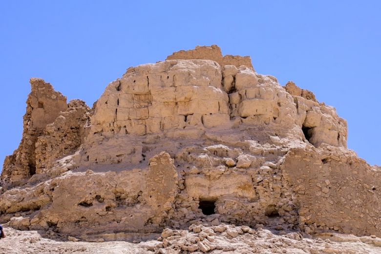 قصر البردويل.. أثر مسيحي عريق يواجه صمت الصحراء وإهمال الزمن
